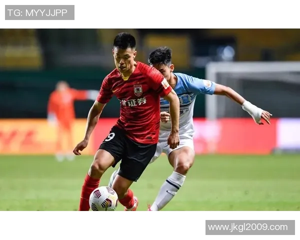 中国足球大牌引援风潮持续升温 高水平球星加盟助力联赛发展