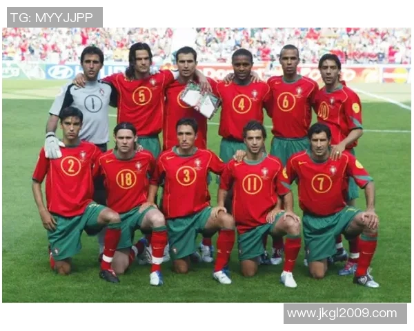 以足球巨星大卡片为核心展现绿茵传奇与热血时刻 以足球巨星大卡片为核心展现绿茵传奇与热血时刻