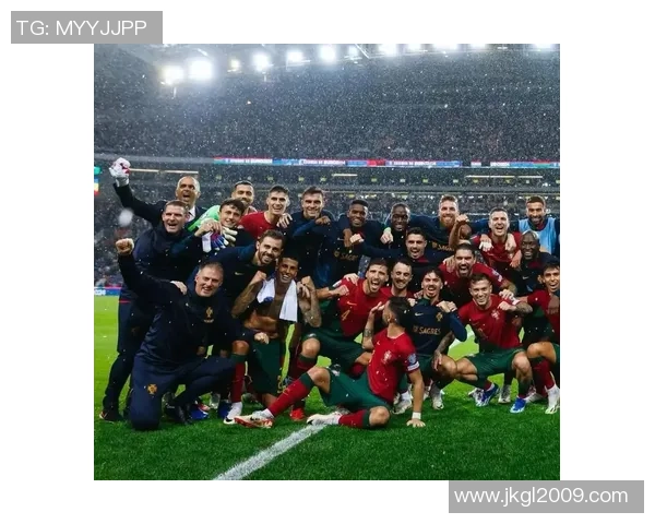 外国足球球星INS最新动态分享精彩训练片段展现超强个人技术与进步 外国足球球星INS最新动态分享精彩训练片段展现超强个人技术与进步