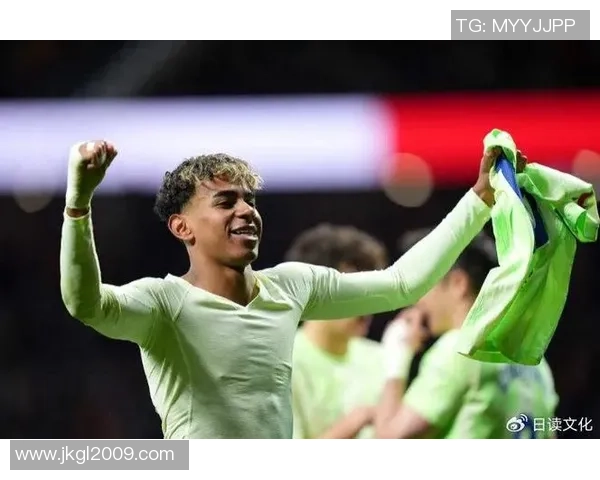 巴西足球球星白人风采与成就探秘：从球场到世界舞台的传奇之路