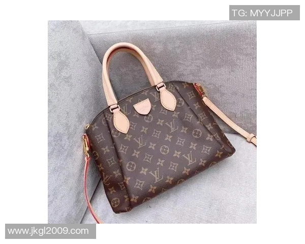 开球星卡足球包的价格大概是多少以及如何选择最具性价比的包款