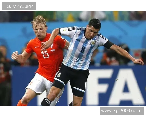 当今足球界最强球星是谁他的技术水平和影响力如何塑造了现代足球