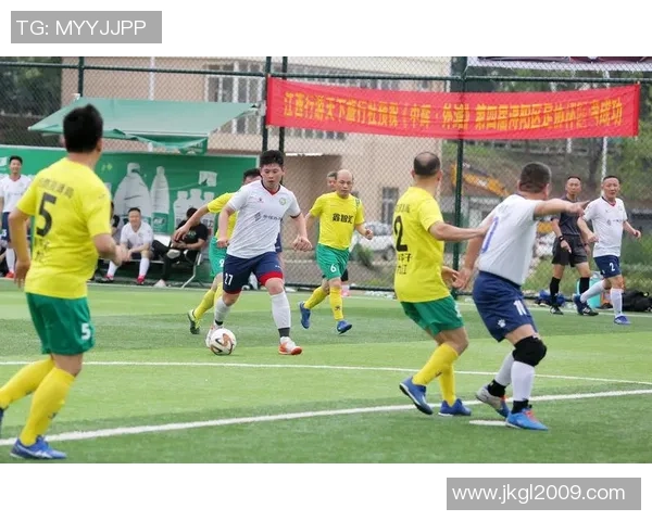 聚焦足球直播球星精彩表现,尽享足坛明星魅力与赛场激情对决 聚焦足球直播球星精彩表现,尽享足坛明星魅力与赛场激情对决