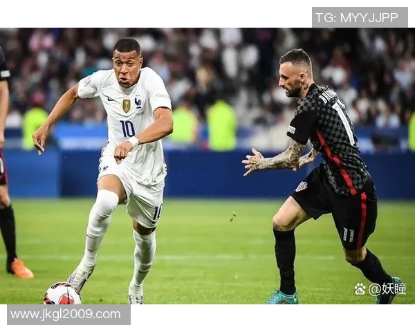 足球巨星智慧语录：从梅西到C罗的成长与启示