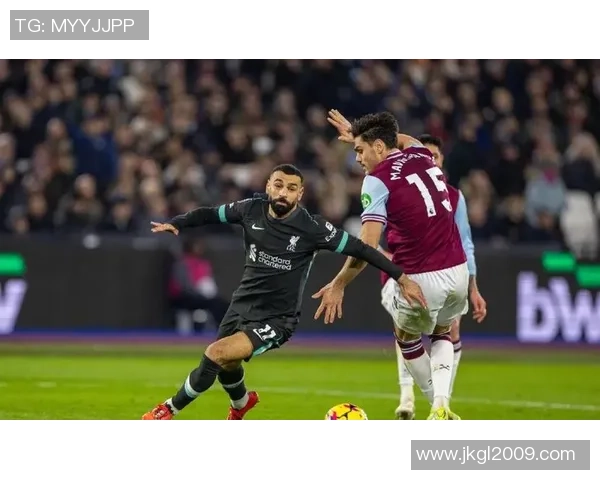 足球球星瘦身之路:从减重到塑形,运动员如何保持最佳竞技状态 足球球星瘦身之路:从减重到塑形,运动员如何保持最佳竞技状态