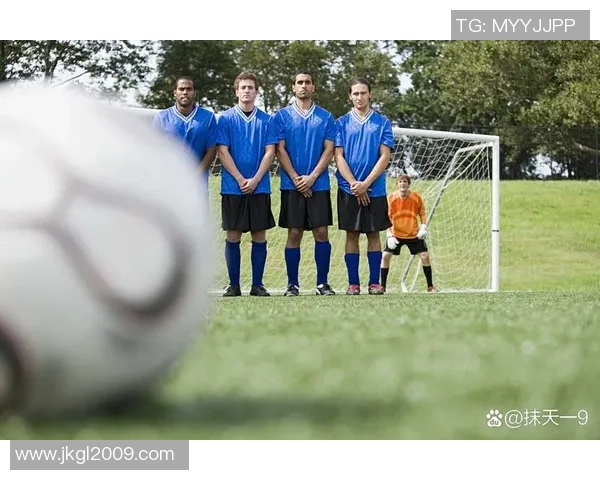 足球百大球星全名单及其精彩表现回顾,了解全球顶尖球员的传奇故事 足球百大球星全名单及其精彩表现回顾,了解全球顶尖球员的传奇故事