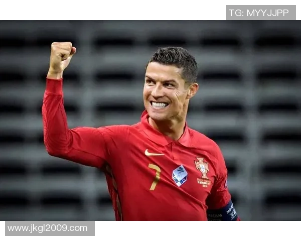 选择追随哪位足球明星最值得的深度分析与推荐